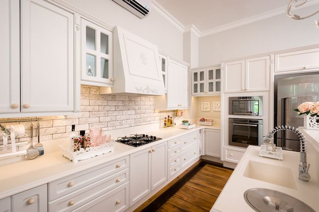 Modelos de cozinha com azulejo de tijolinho branco.