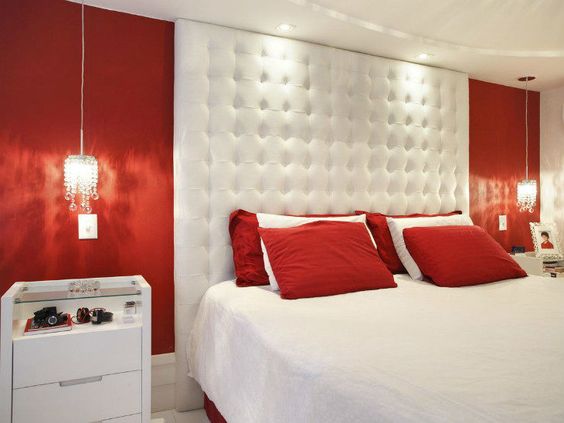 Cores para quarto que simbolizam amor: branco e vermelho.