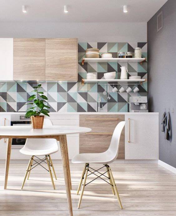 Papel de parede para cozinha com estampa geométrica azul e cinza.