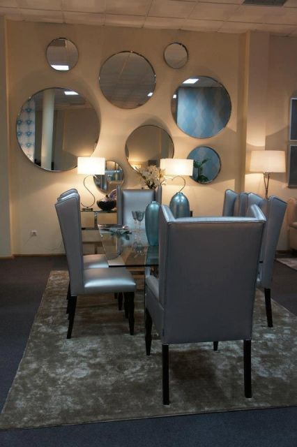 salas de estar com espelhos