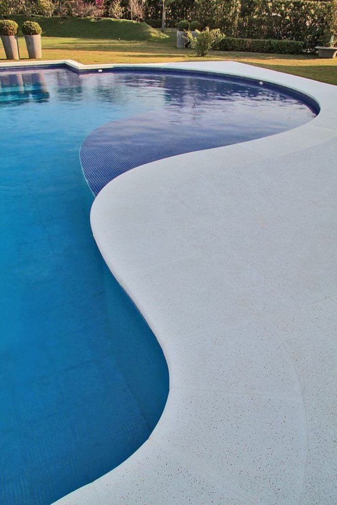 piscina organica com piso