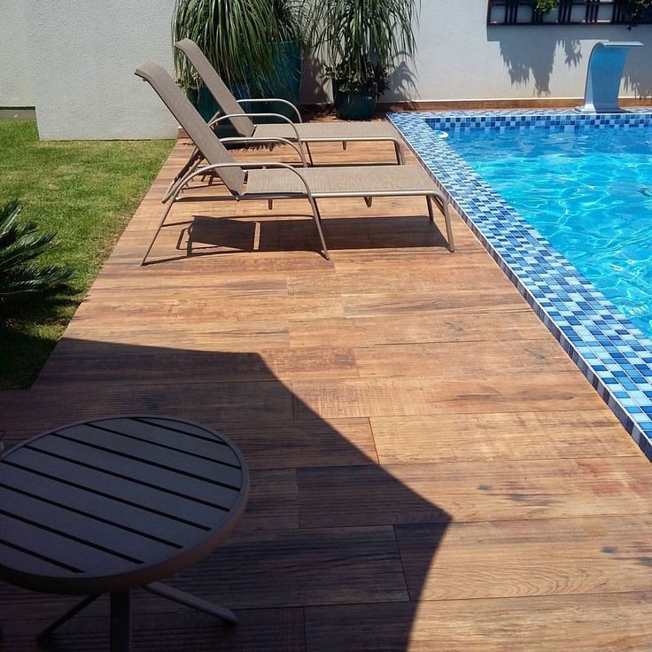deck de madeira piscina