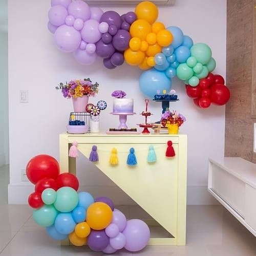 balões decorativos coloridos