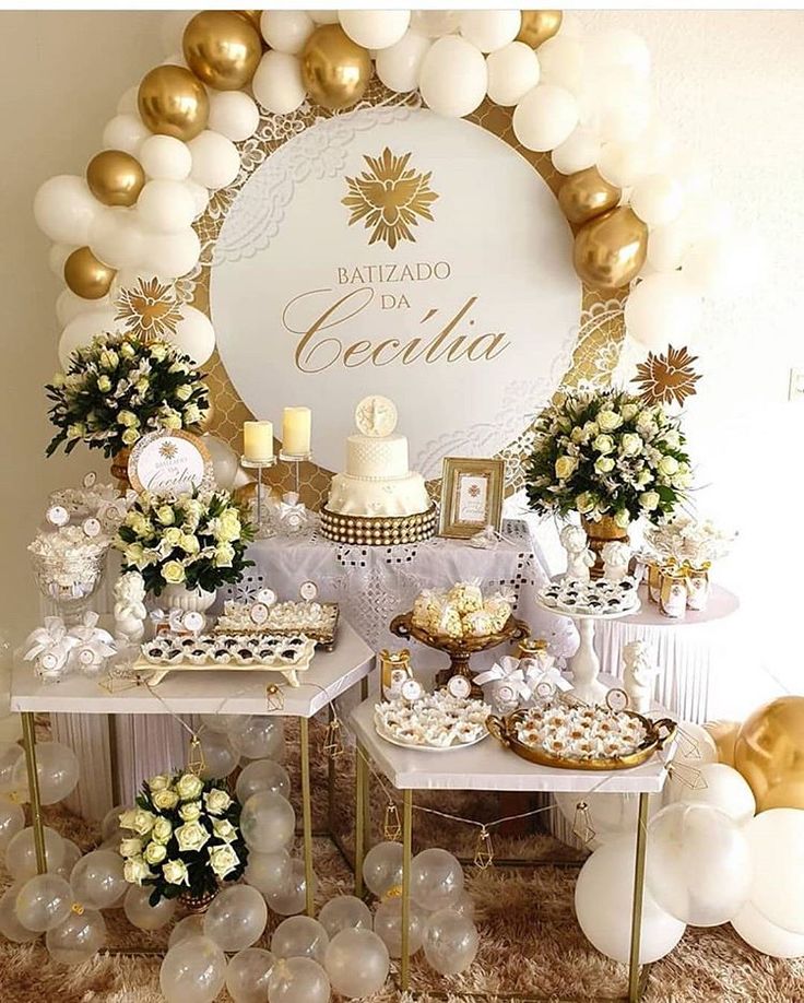 decoração de festa branca e dourada